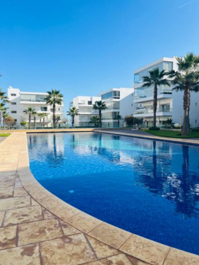 Seaside studio with pool